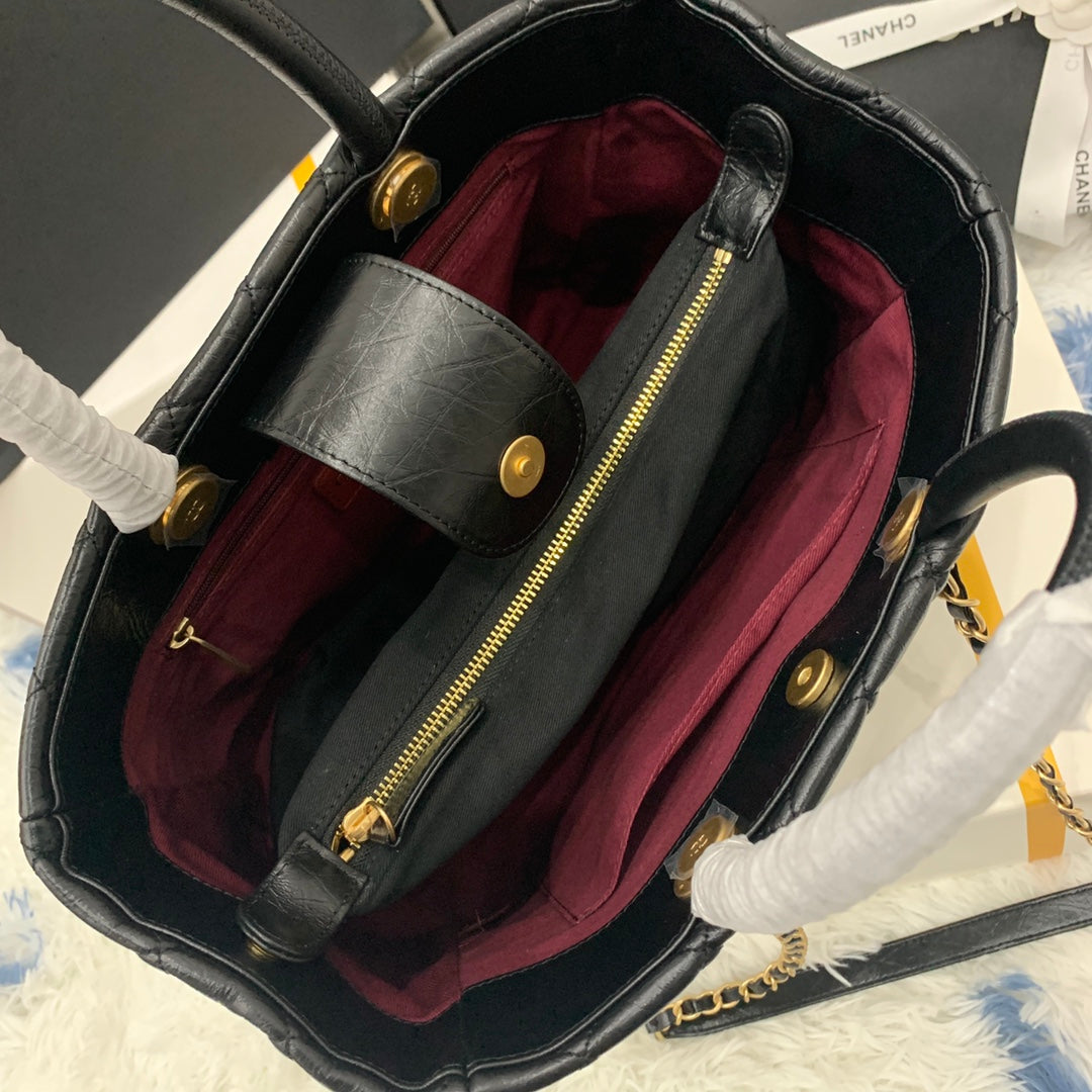 SAC SHOPPING CC 30 CM CUIR DE VEAU VIEILLI MATELASSÉ NOIR GHW
