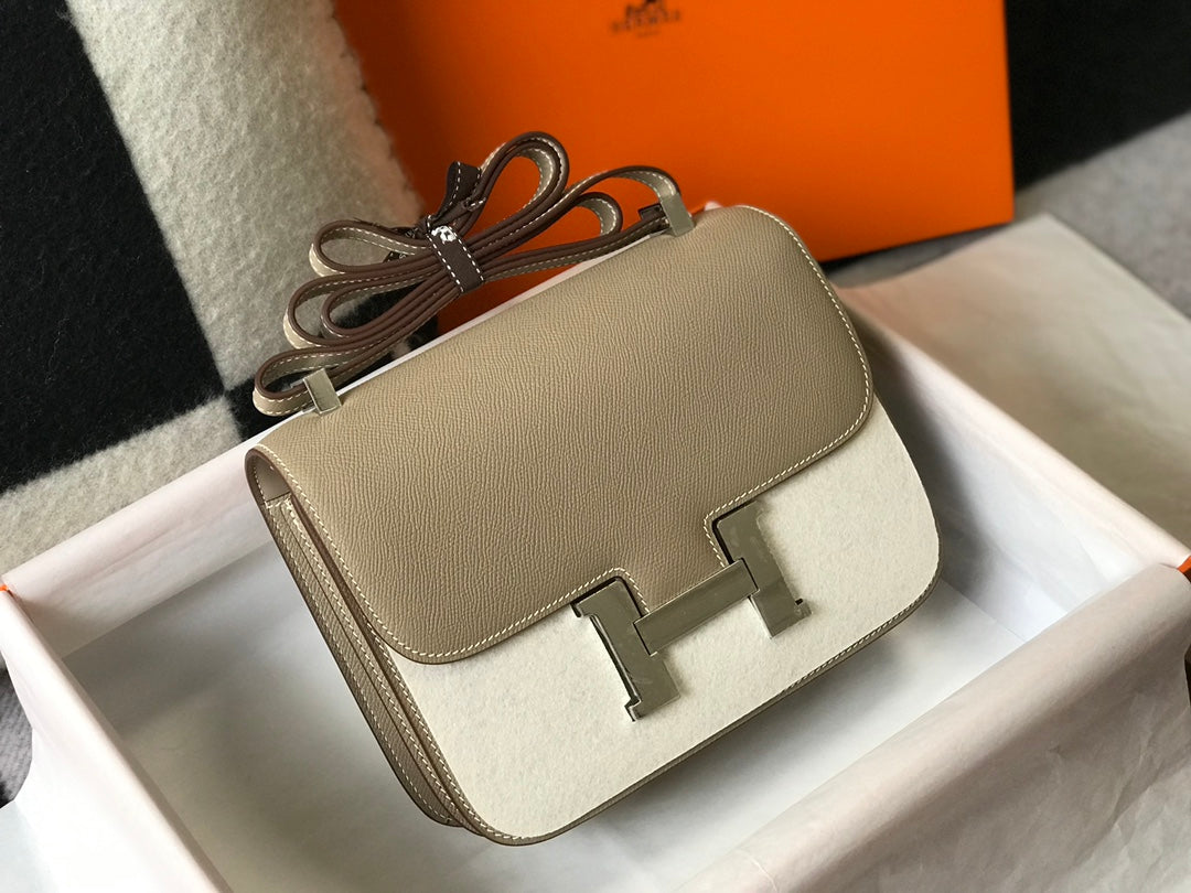 CONSTANCE 18 MARRON CLAIR EPSOM QUINCAILLERIE ARGENTÉE