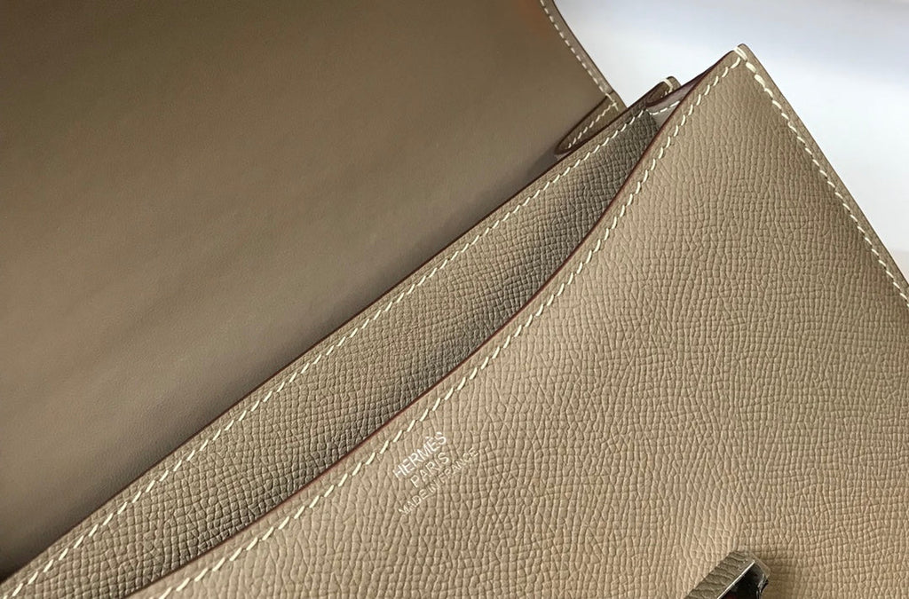 CONSTANCE 18 MARRON CLAIR EPSOM QUINCAILLERIE ARGENTÉE