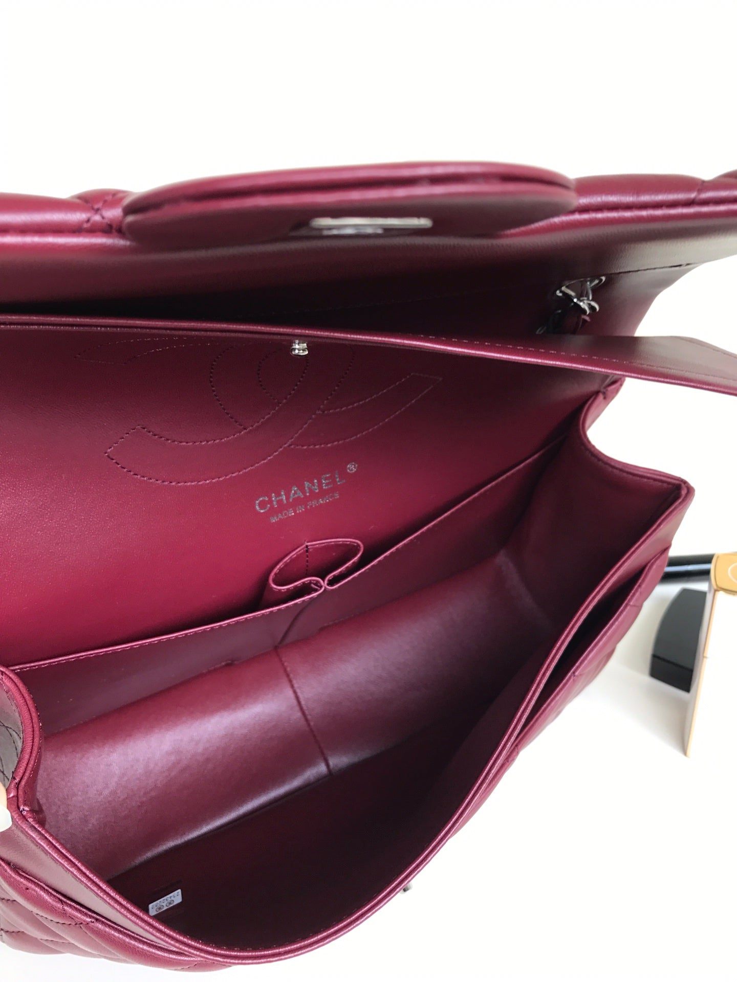 SAC À RABAT JUMBO 30 CUIR D'AGNEAU BORDEAUX QUINCAILLERIE ARGENTÉE