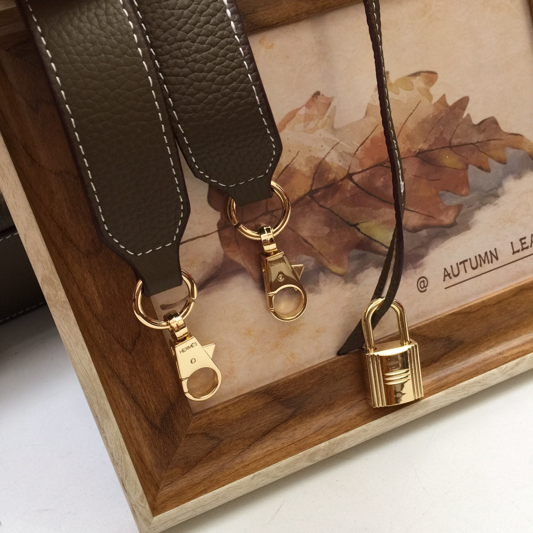 HM ショルダーバッグ 35 シダー トゴ ゴールド金具