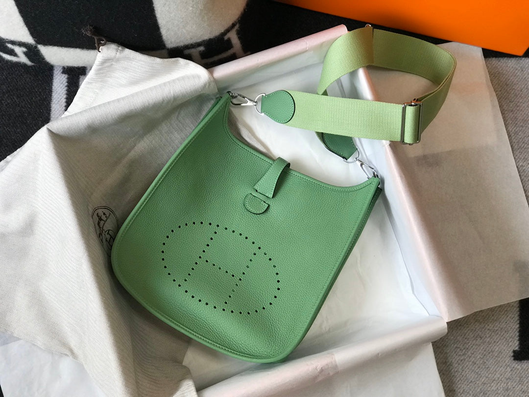 EVELYNE 29CM TOGO VERT SHW