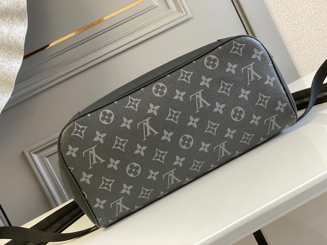 SAC À DOS STEAMER 45 EN TOILE ÉCLIPSE MONOGRAMME GUN METAL ET CUIR DE VEAU NOIR BOUCLE ARGENTÉE