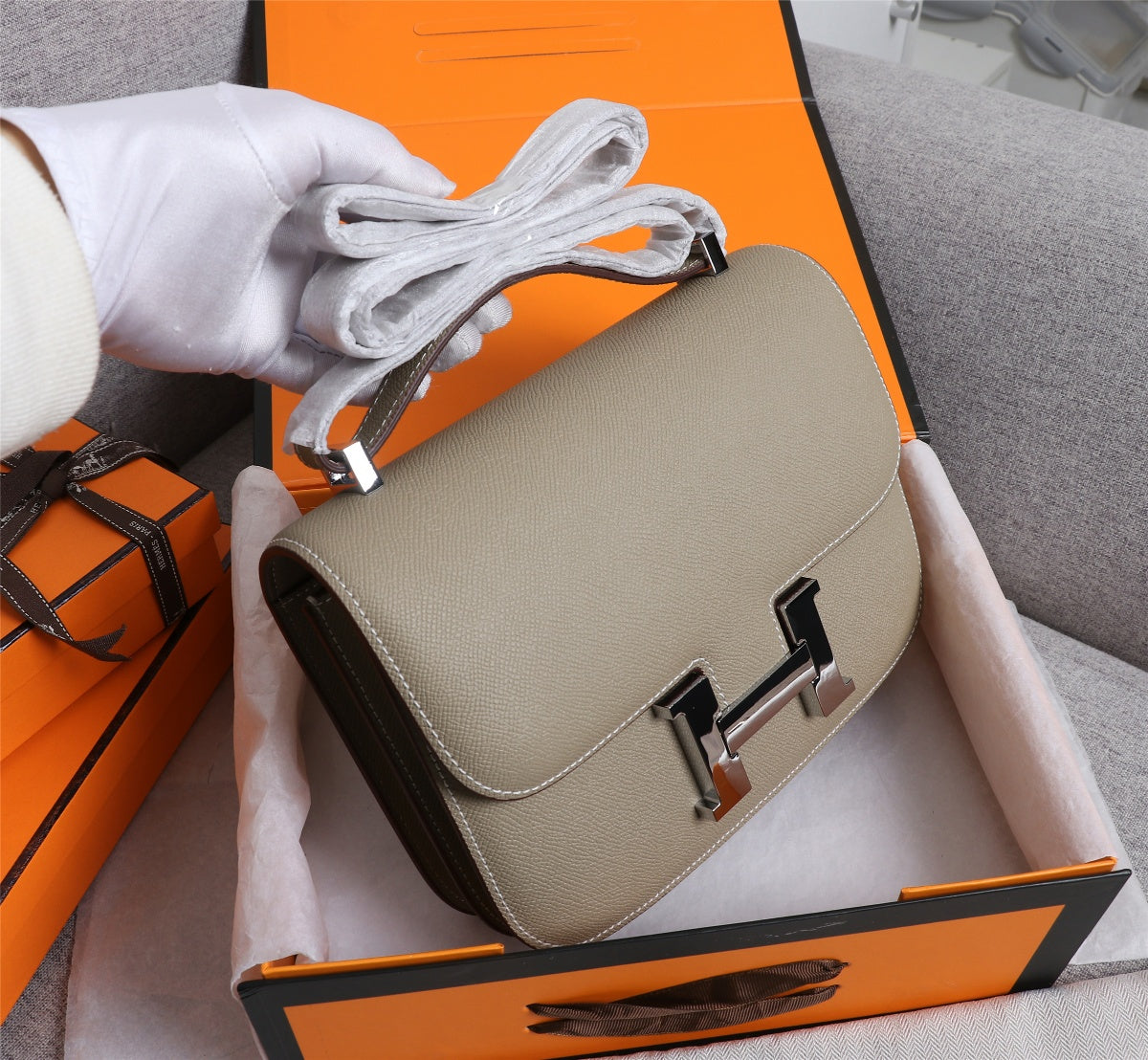SACS HM CONSTANCE 22 KAKI EPSOM QUINCAILLERIE ARGENTÉE