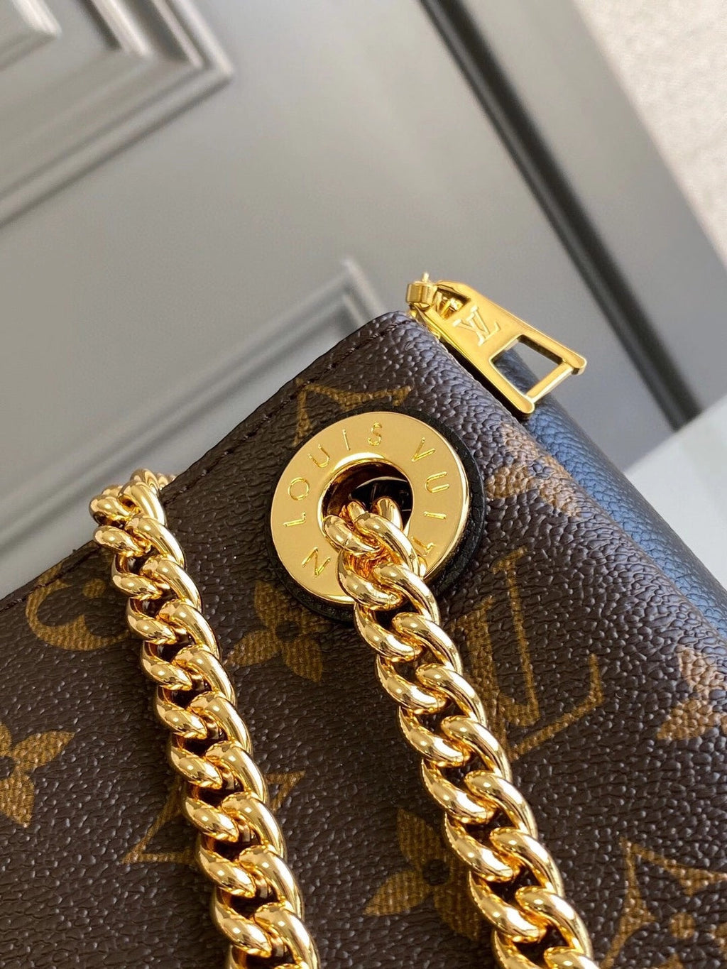 SAC À BANDOULIÈRE CHAÎNE SURENE BB 24 CM EN TOILE MOMOGRAM EN CUIR DE VEAU NOIR