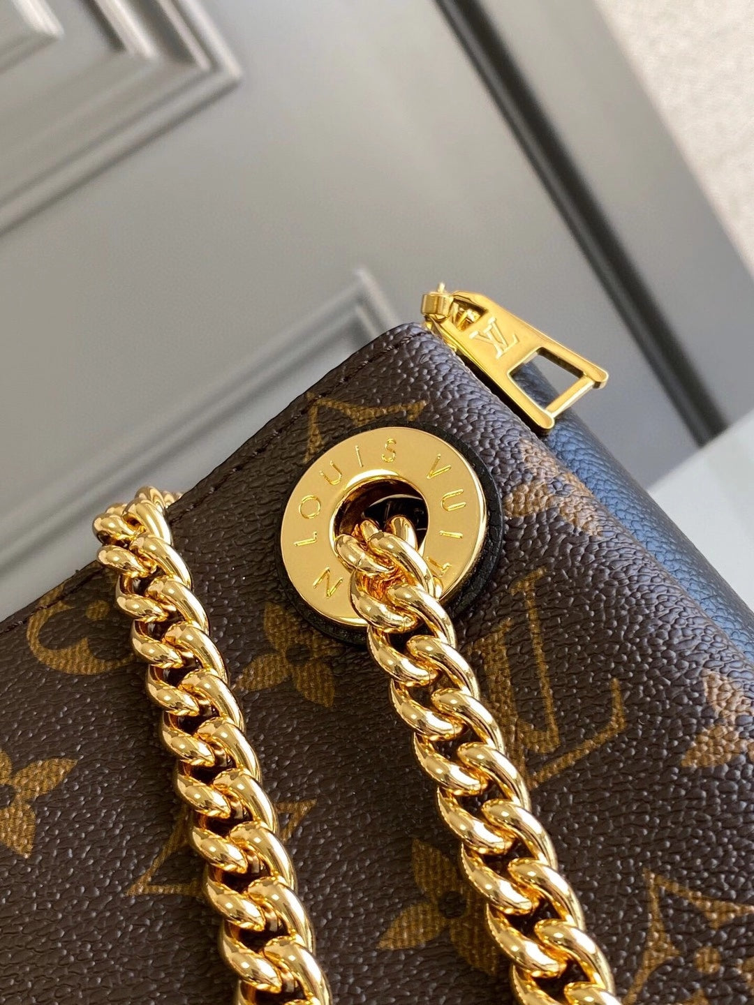 SAC À BANDOULIÈRE CHAÎNE SURENE BB 24 CM EN TOILE MOMOGRAM EN CUIR DE VEAU NOIR