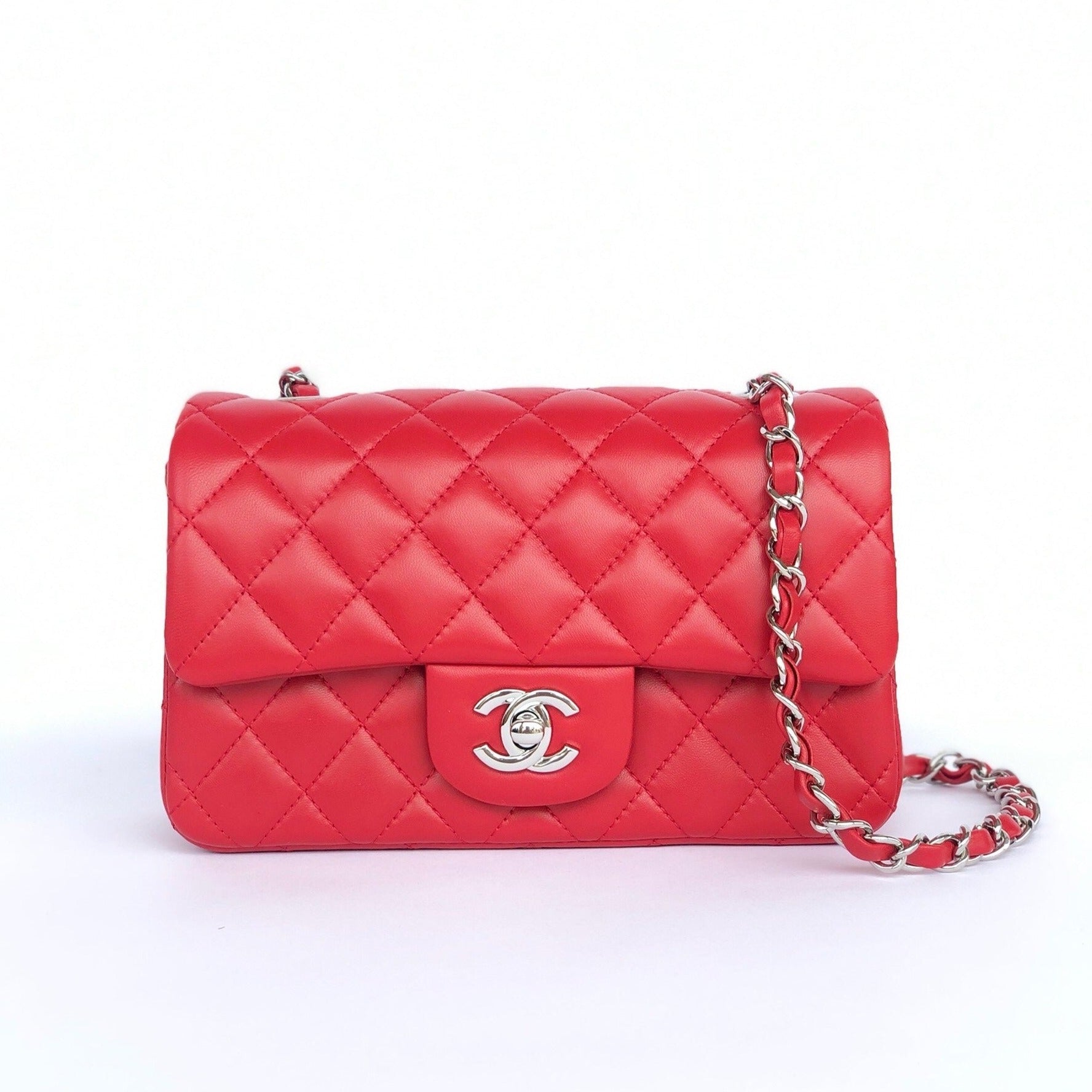 MINI SAC À RABAT RECTANGLE 20 CM EN CUIR D'AGNEAU ROUGE QUINCAILLERIE ARGENTÉE