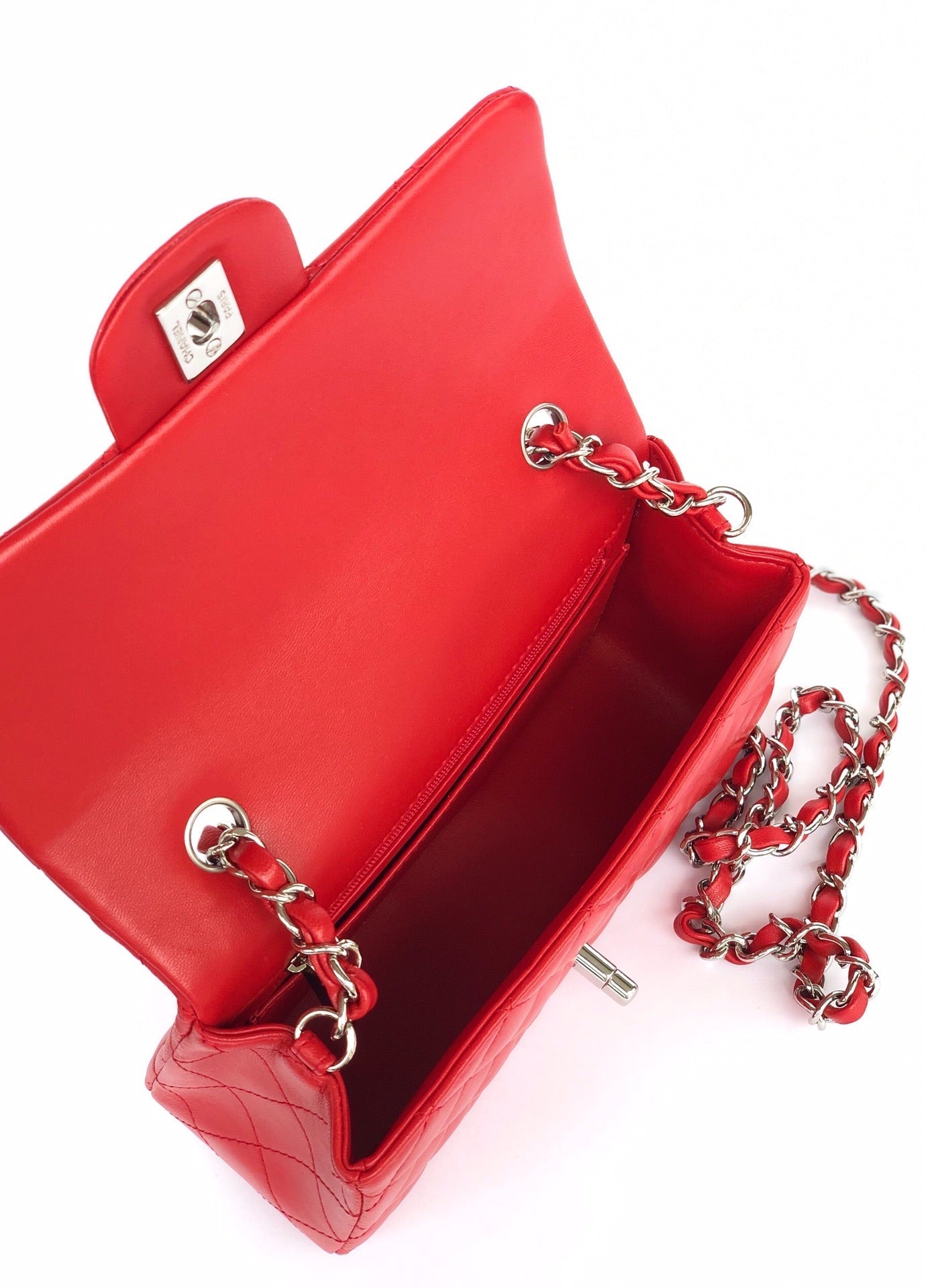 MINI SAC À RABAT RECTANGLE 20 CM EN CUIR D'AGNEAU ROUGE QUINCAILLERIE ARGENTÉE