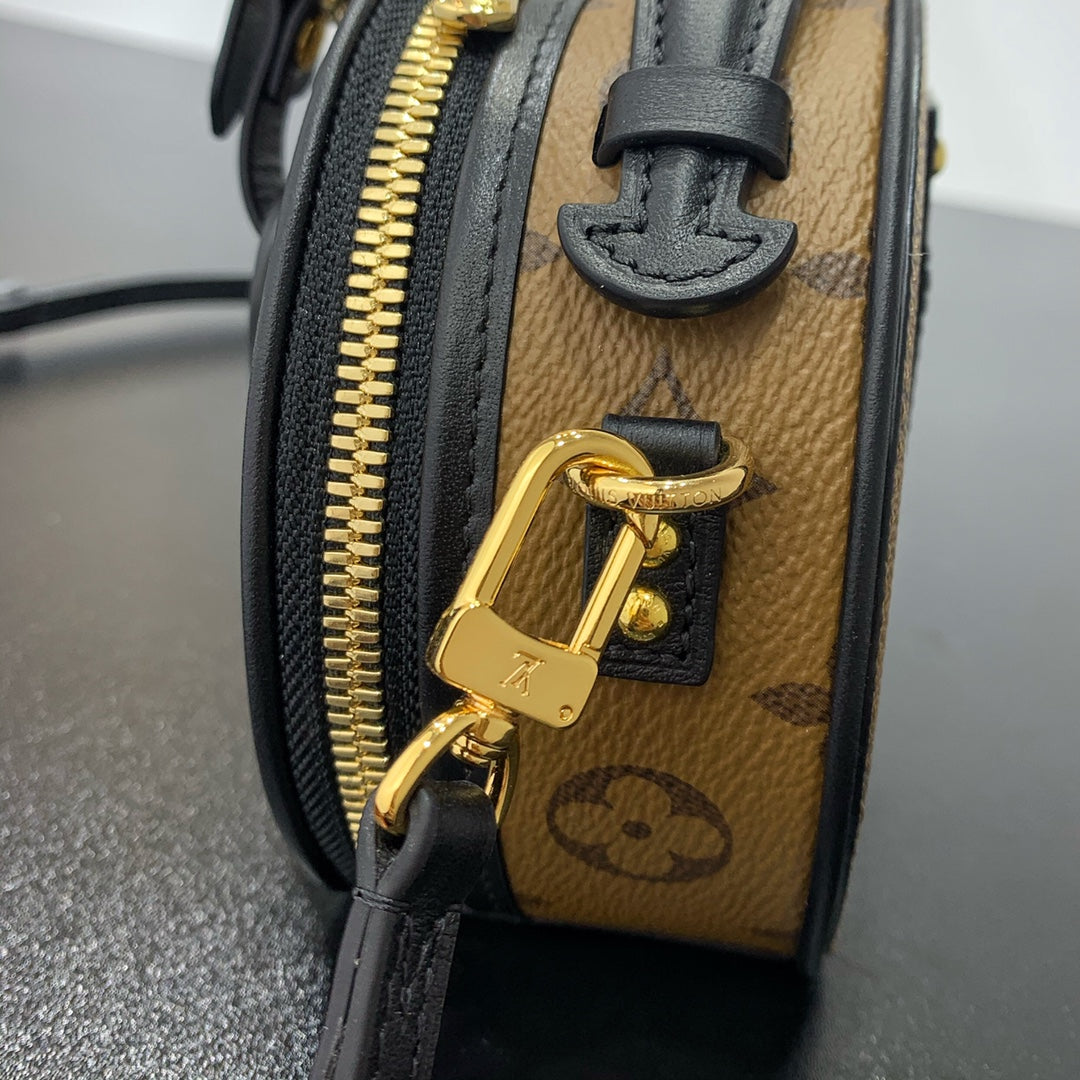 MINI BOÎTE CHAPEAU 13 EN TOILE INVERSÉE MONOGRAMME MARRON QUINCAILLERIE DORÉ