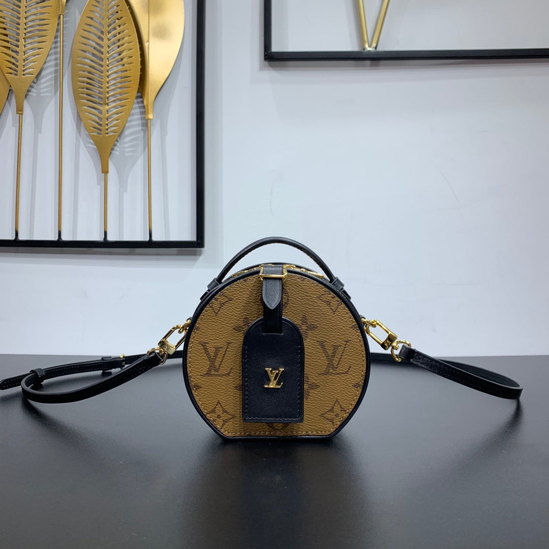 MINI BOÎTE CHAPEAU 13 EN TOILE INVERSÉE MONOGRAMME MARRON QUINCAILLERIE DORÉ