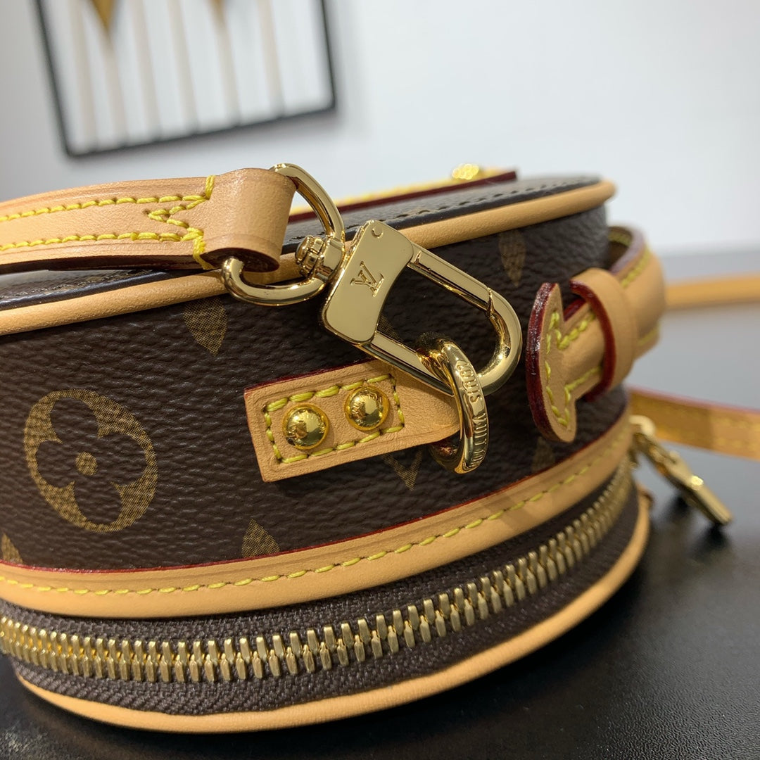 MINI BOÎTE CHAPEAU 13 EN TOILE MONOGRAMME MARRON QUINCAILLERIE DORÉ