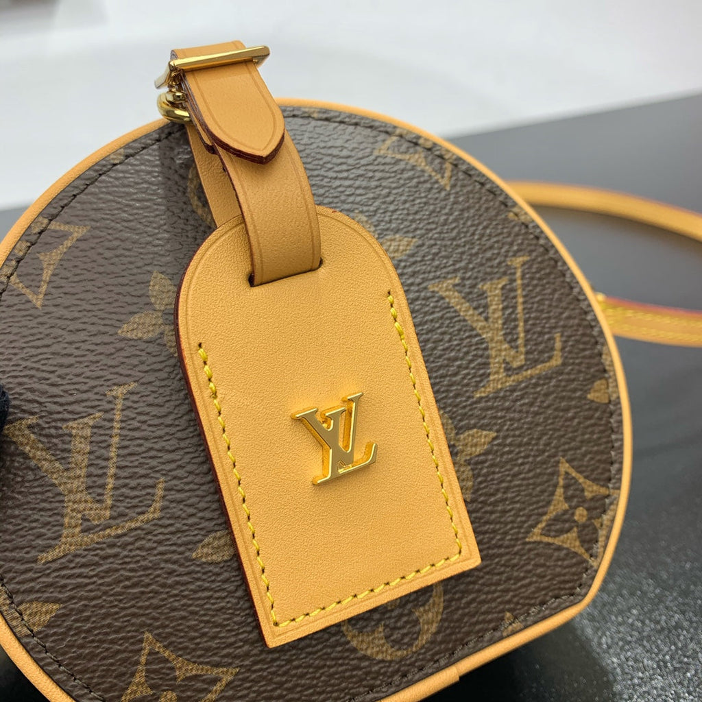 MINI BOÎTE CHAPEAU 13 EN TOILE MONOGRAMME MARRON QUINCAILLERIE DORÉ