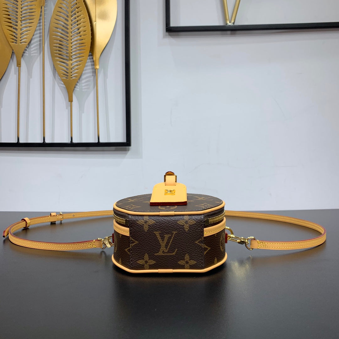 MINI BOÎTE CHAPEAU 13 EN TOILE MONOGRAMME MARRON QUINCAILLERIE DORÉ