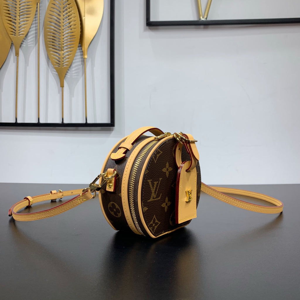 MINI BOÎTE CHAPEAU 13 EN TOILE MONOGRAMME MARRON QUINCAILLERIE DORÉ