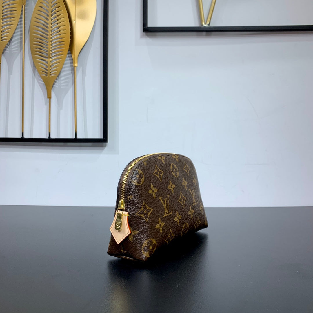 POCHETTE COSMÉTIQUE PM 19 EN TOILE MONOGRAMME MARRON
