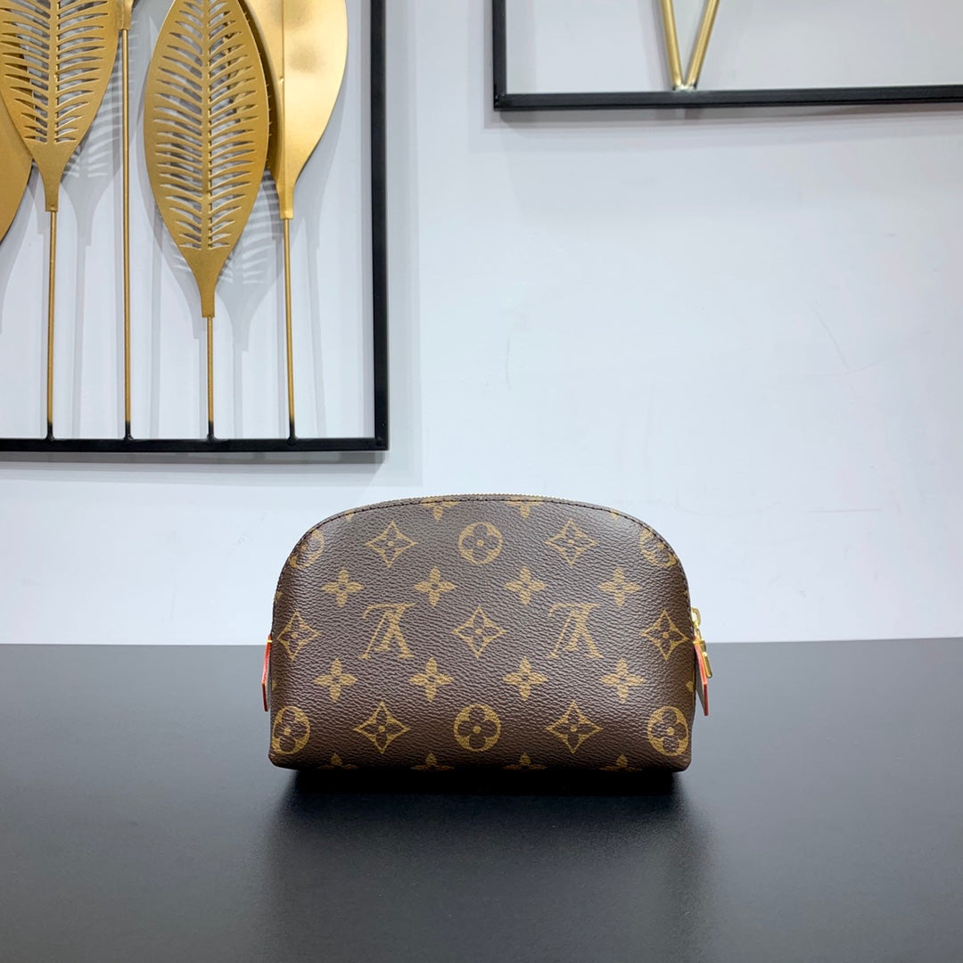 POCHETTE COSMÉTIQUE PM 19 EN TOILE MONOGRAMME MARRON