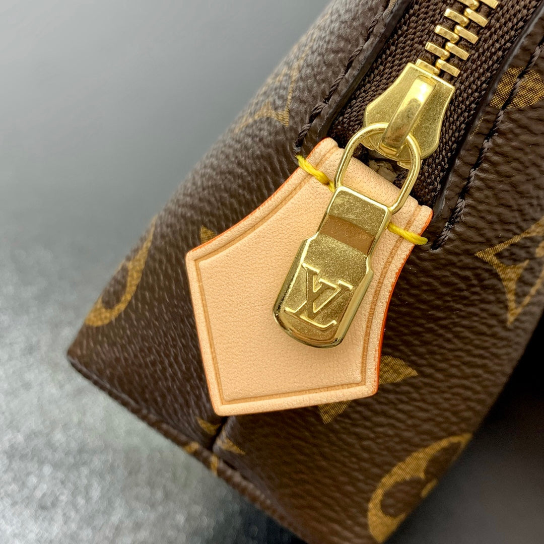 POCHETTE COSMÉTIQUE PM 19 EN TOILE MONOGRAMME MARRON