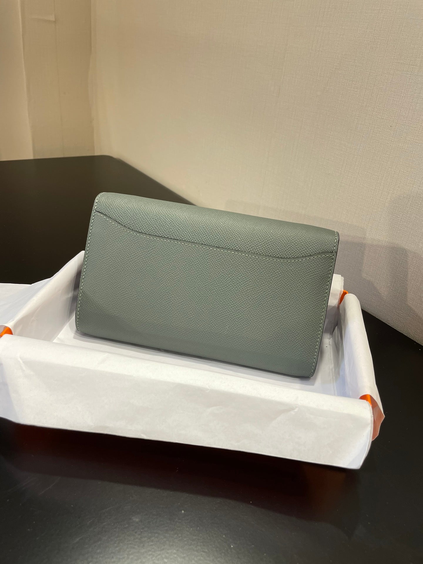 CONSTANCE TO GO 20,5 VERT AMANDE EPSOM ARGENT QUINCAILLERIE