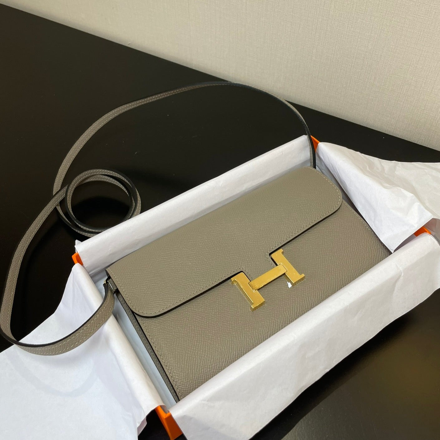 CONSTANCE TO GO 20,5 GRIS EPSOM OR QUINCAILLERIE