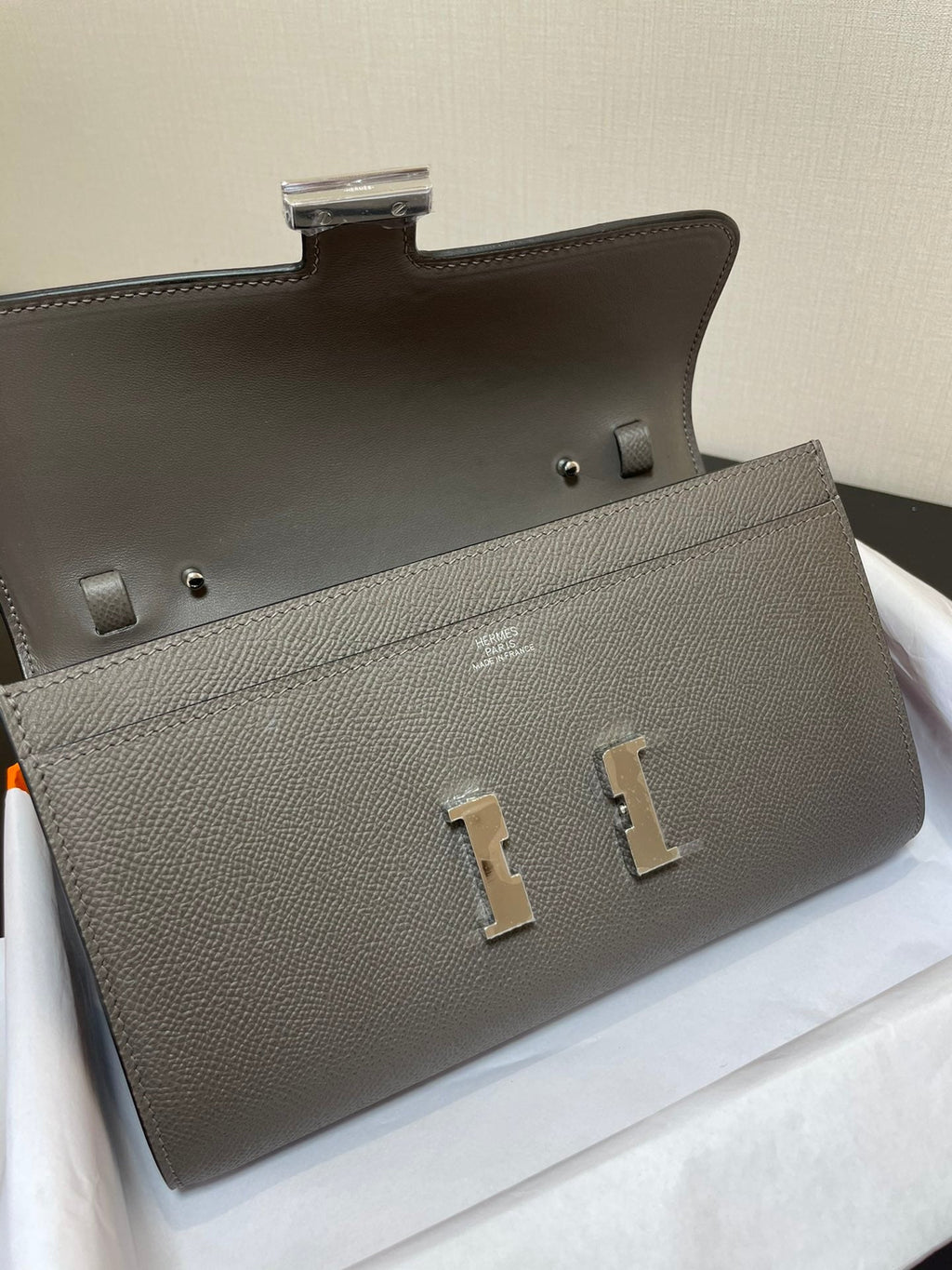 コンスタンス・トゥ・ゴー 20.5 エテイン エプソム シルバーハードウェア