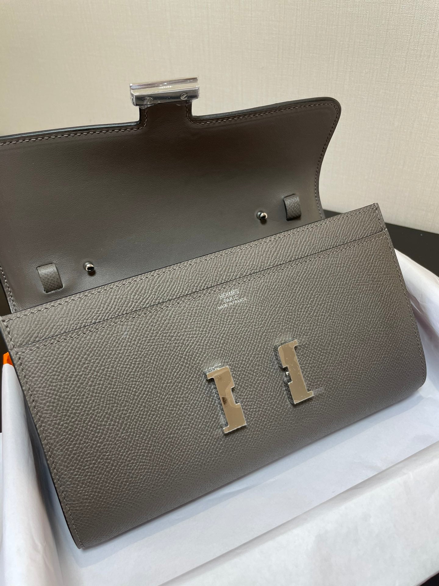 コンスタンス・トゥ・ゴー 20.5 エテイン エプソム シルバーハードウェア