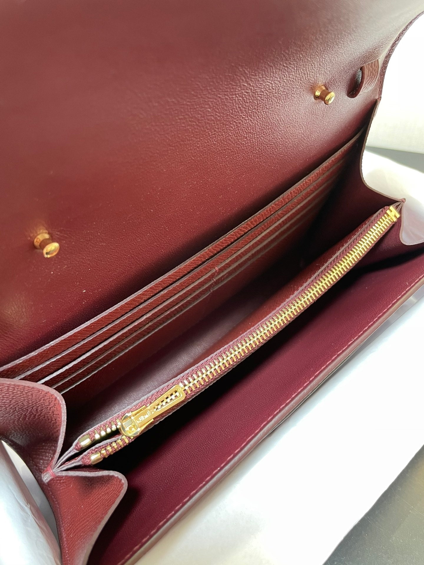 CONSTANCE TO GO 20,5 BOURGOGNE EPSOM GOLD HARDWARE