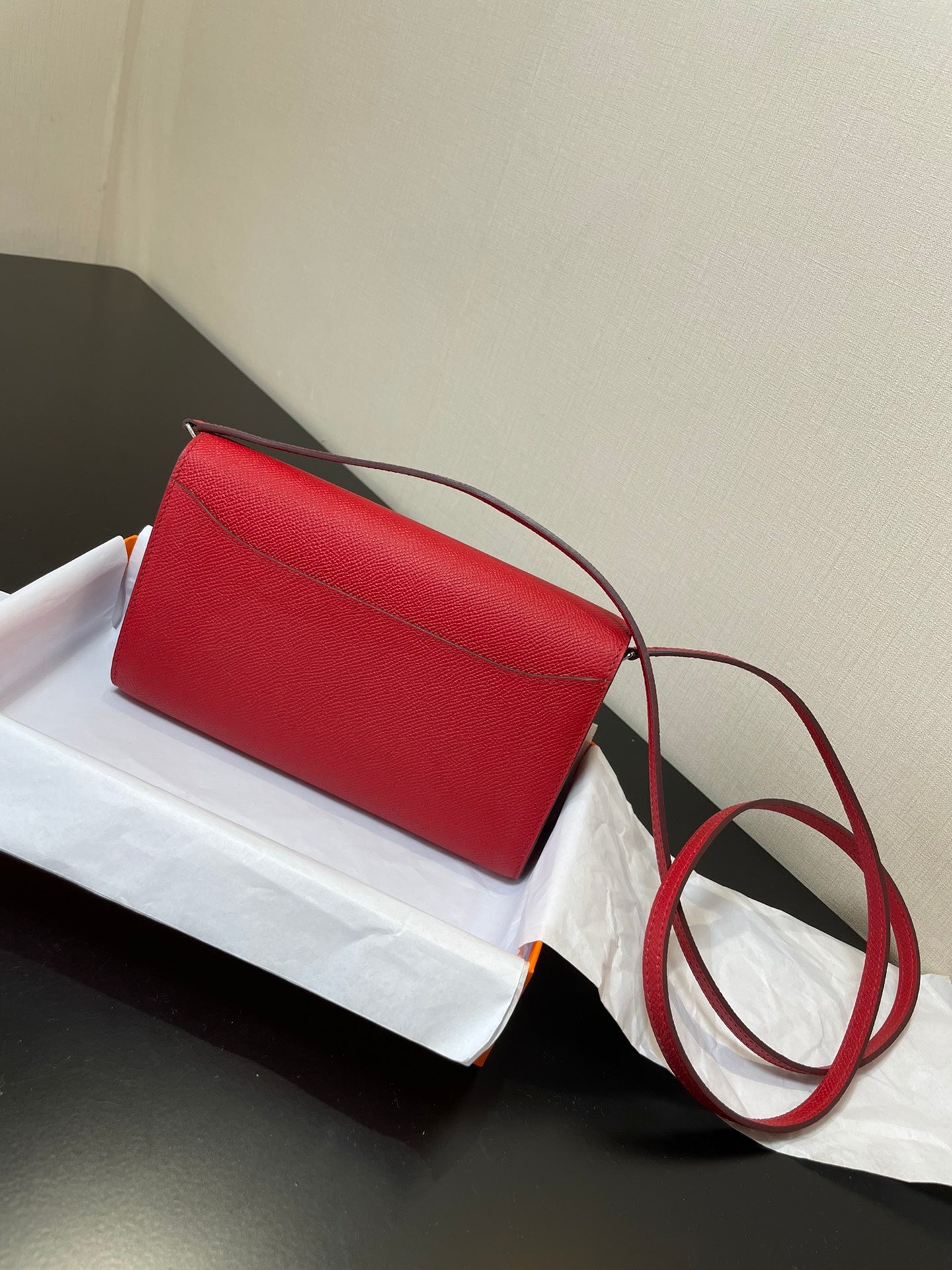 CONSTANCE TO GO 20.5 ROUGE EPSOM ARGENT QUINCAILLERIE