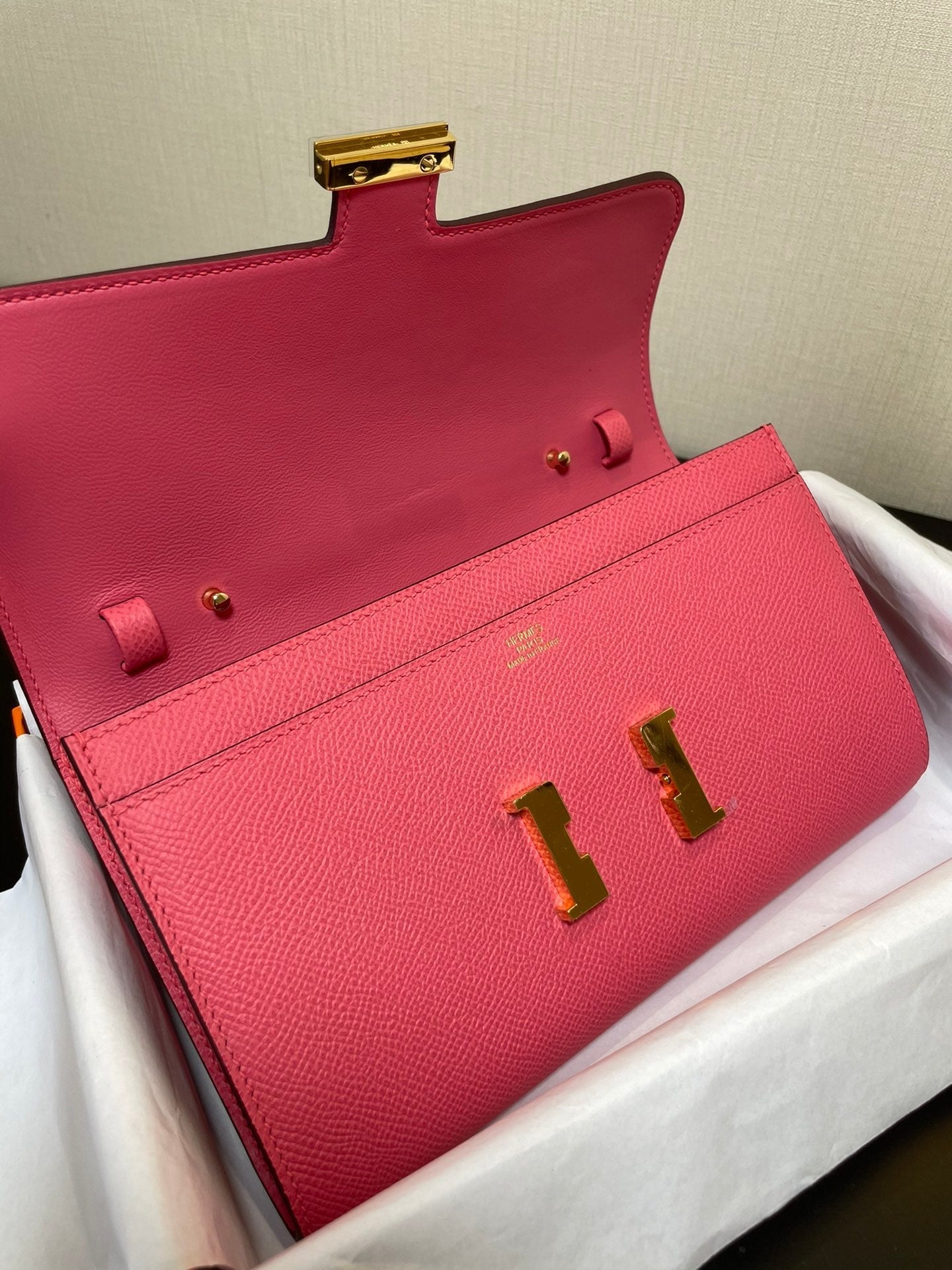 CONSTANCE TO GO 20,5 ROSE FONCÉ EPSOM QUINCAILLERIE OR