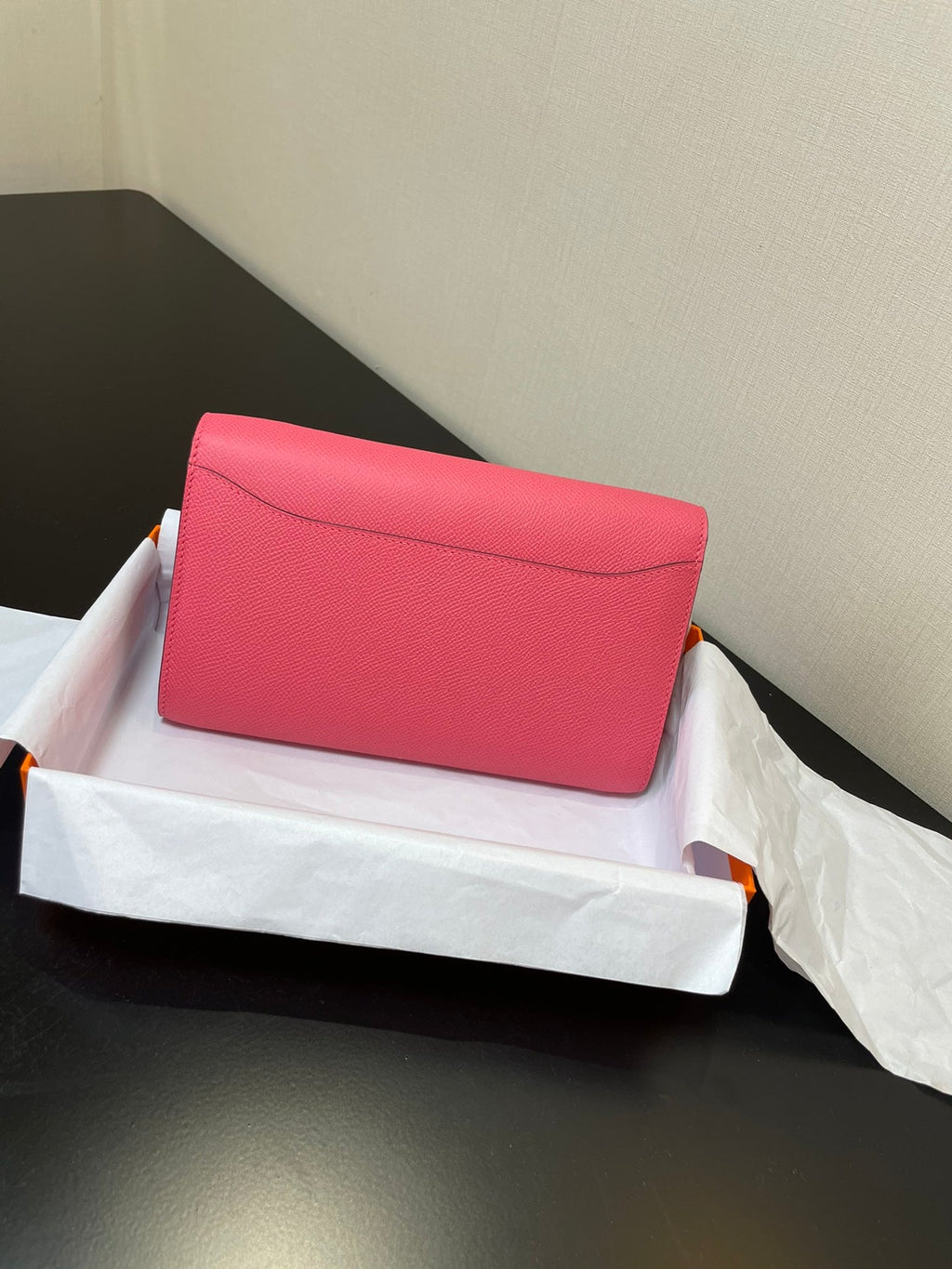 CONSTANCE TO GO 20,5 ROSE FONCÉ EPSOM QUINCAILLERIE OR
