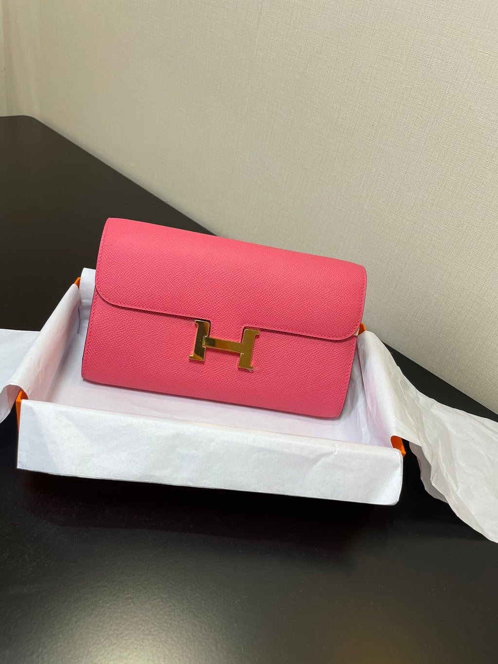 CONSTANCE TO GO 20,5 ROSE FONCÉ EPSOM QUINCAILLERIE OR