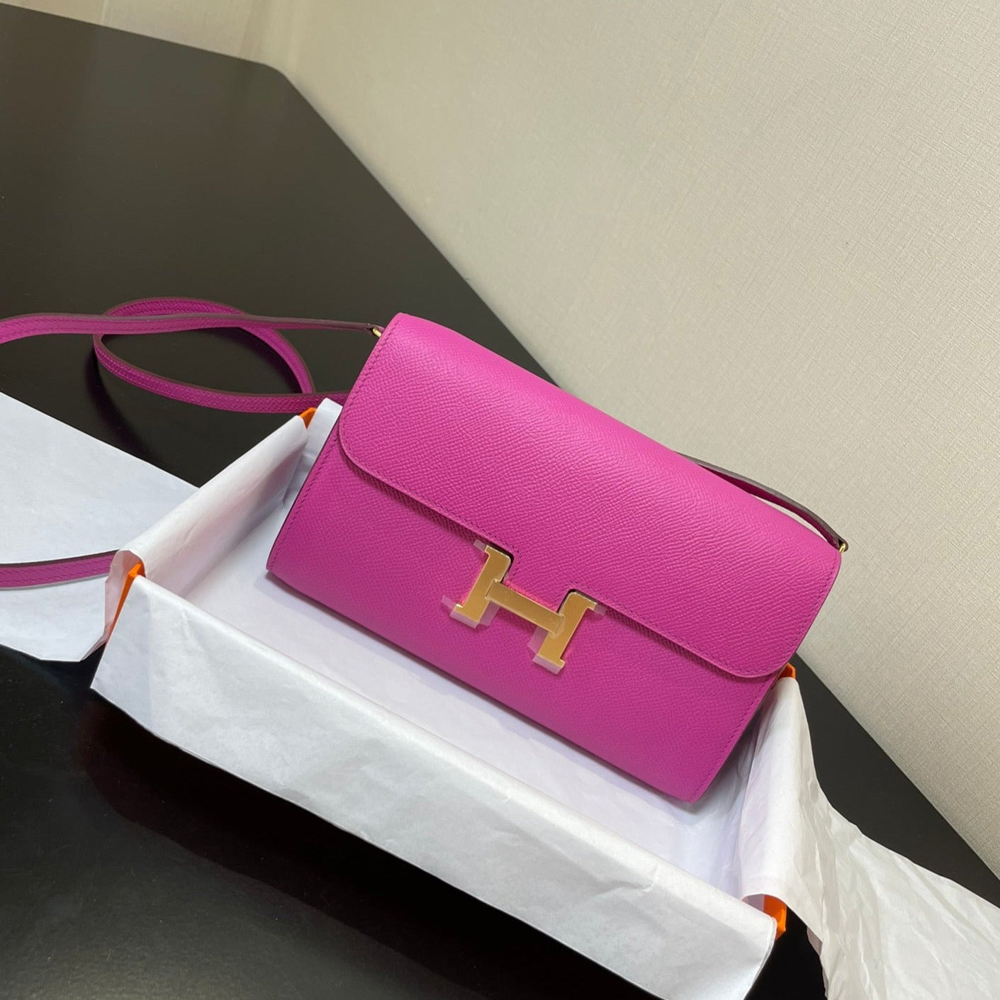 CONSTANCE TO GO 20,5 VIOLET EPSOM GOLD HARDWARE