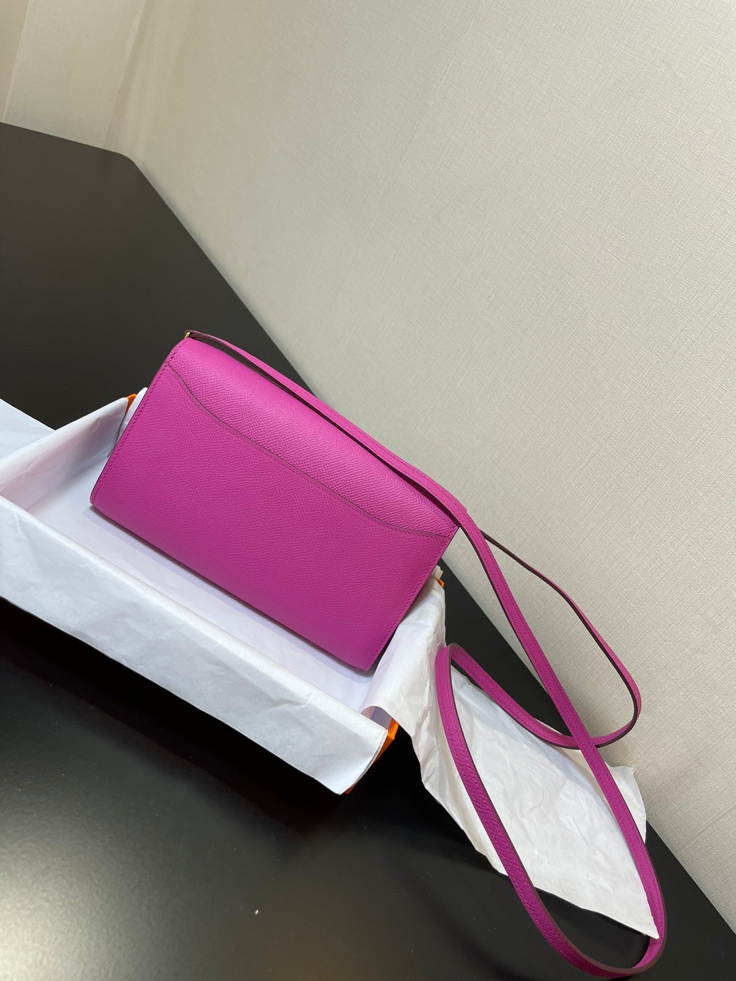 CONSTANCE TO GO 20,5 VIOLET EPSOM GOLD HARDWARE