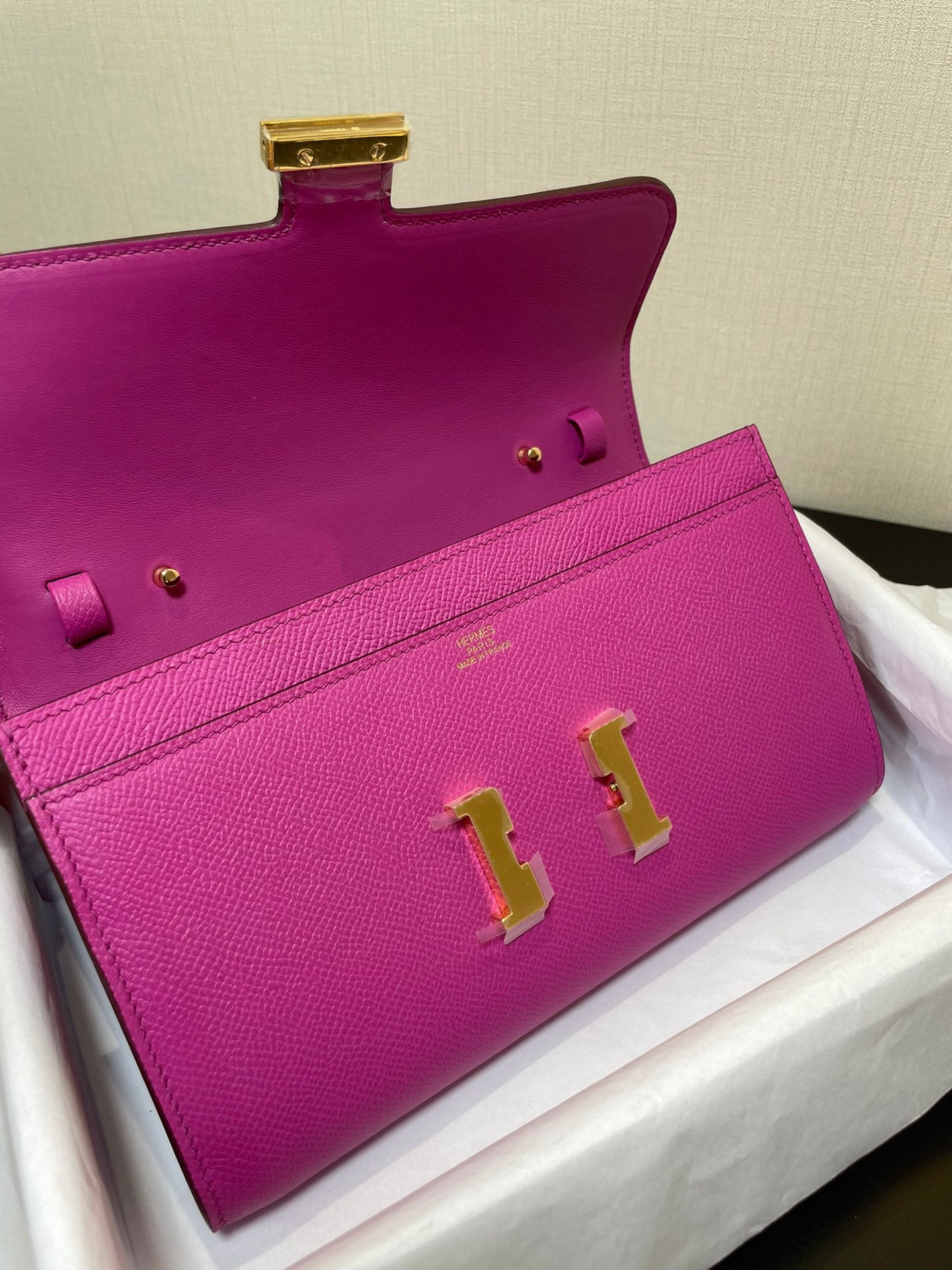 CONSTANCE TO GO 20,5 VIOLET EPSOM GOLD HARDWARE