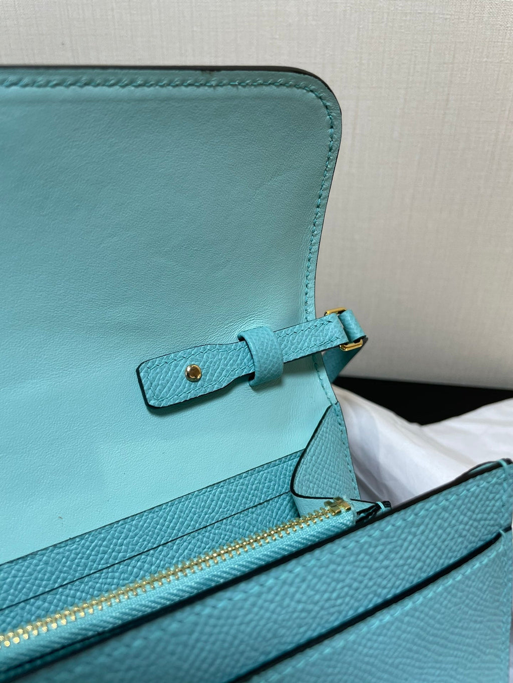CONSTANCE TO GO 20,5 BLEU TIFFANY EPSOM QUINCAILLERIE OR