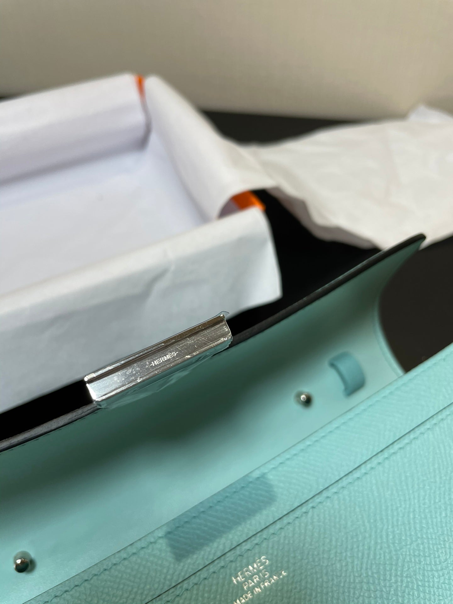 CONSTANCE TO GO 20,5 BLEU TIFFANY EPSOM QUINCAILLERIE ARGENTÉE