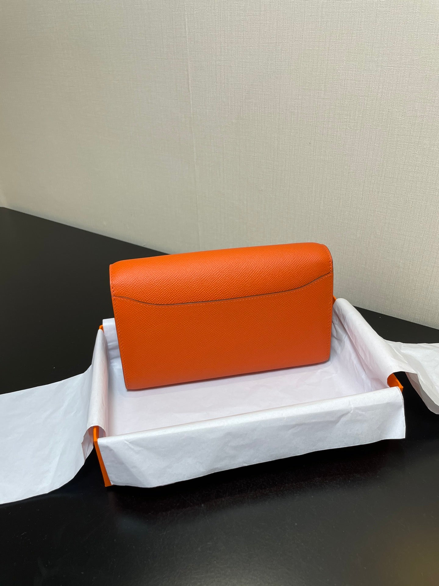 CONSTANCE TO GO 20.5 ORANGE EPSOM ARGENT QUINCAILLERIE