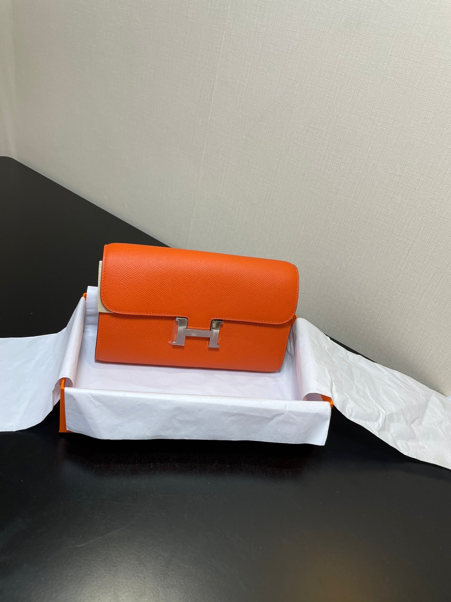 CONSTANCE TO GO 20.5 ORANGE EPSOM ARGENT QUINCAILLERIE