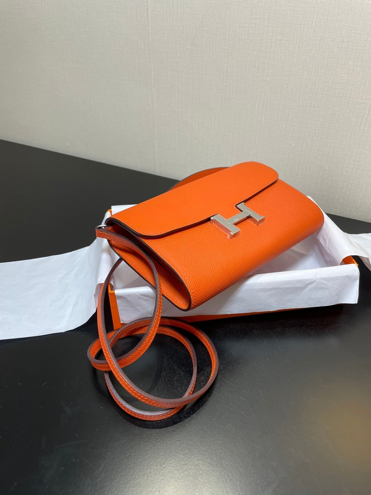 CONSTANCE TO GO 20.5 ORANGE EPSOM ARGENT QUINCAILLERIE