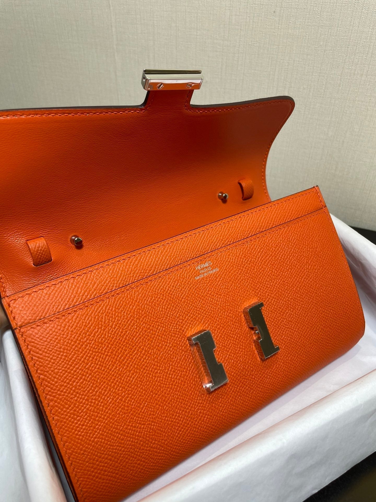 CONSTANCE TO GO 20.5 ORANGE EPSOM ARGENT QUINCAILLERIE