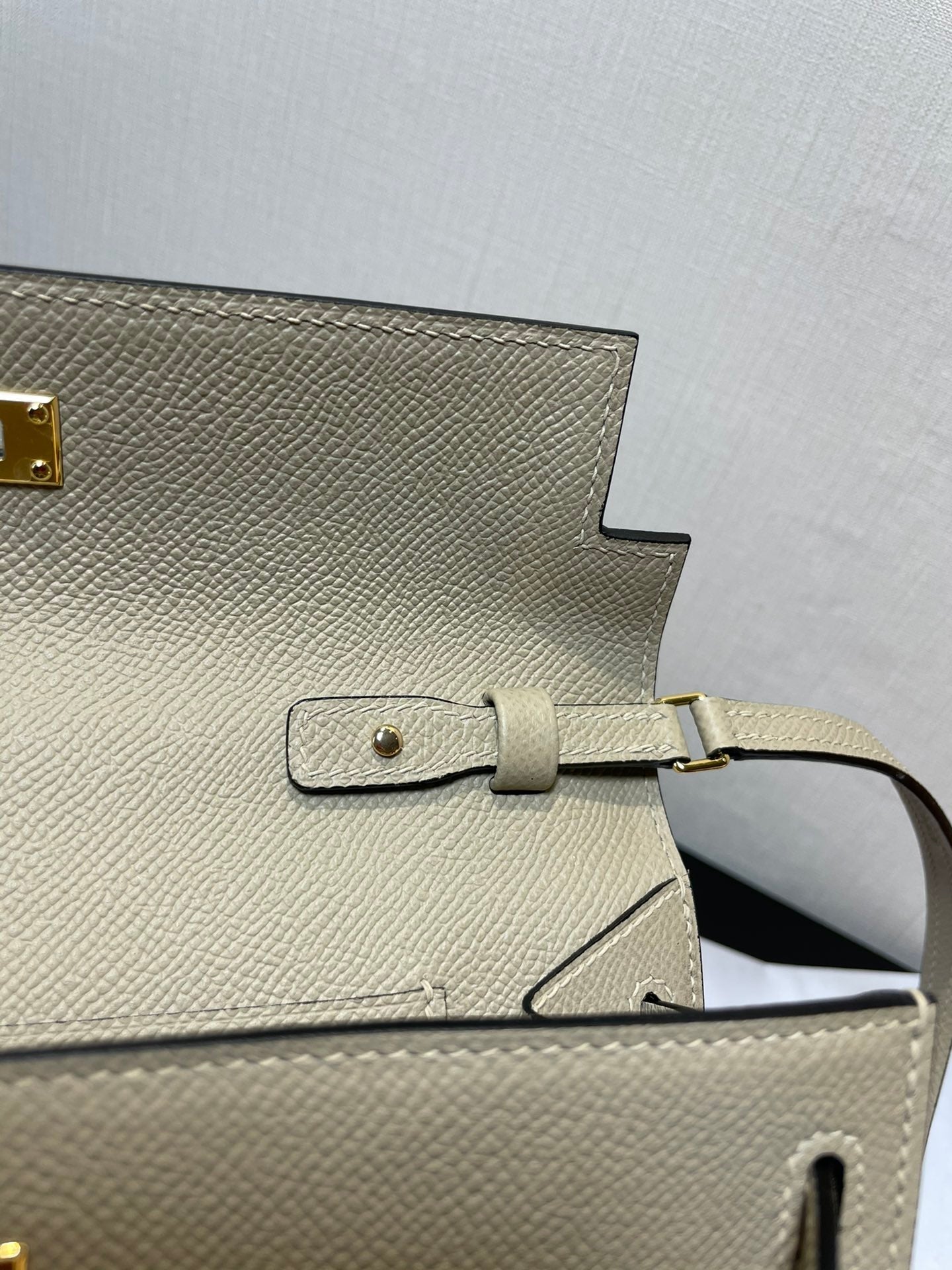 PORTEFEUILLE KELLY TO GO 20,5 LICHEN EPSOM GOLD HARDWARE