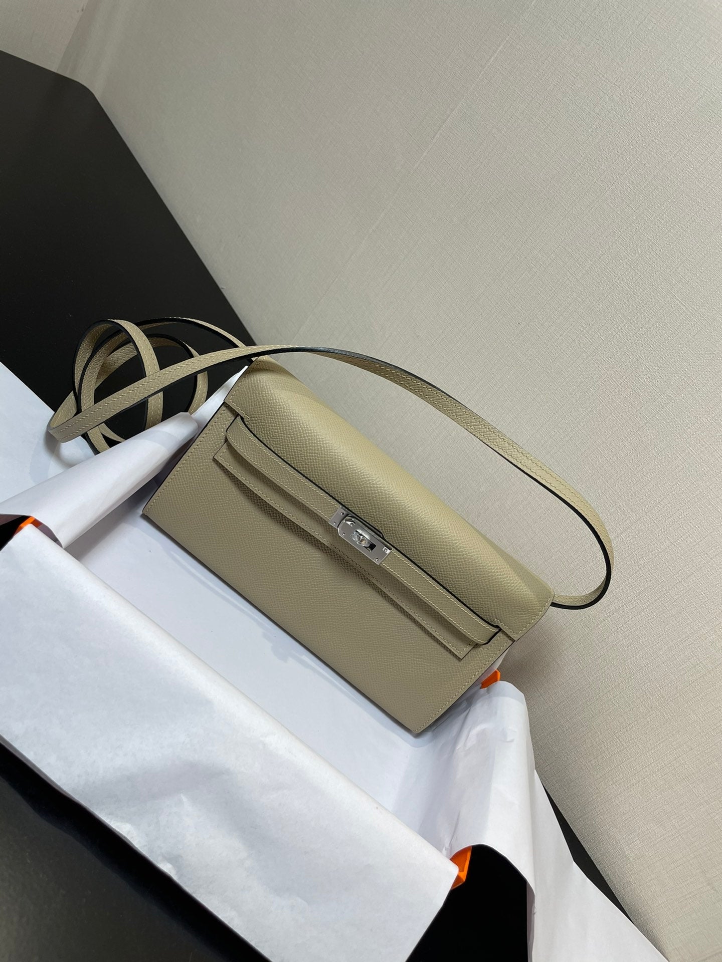 ケリー トゥ ゴー ウォレット 20.5 リケン エプソム シルバー ハードウェア