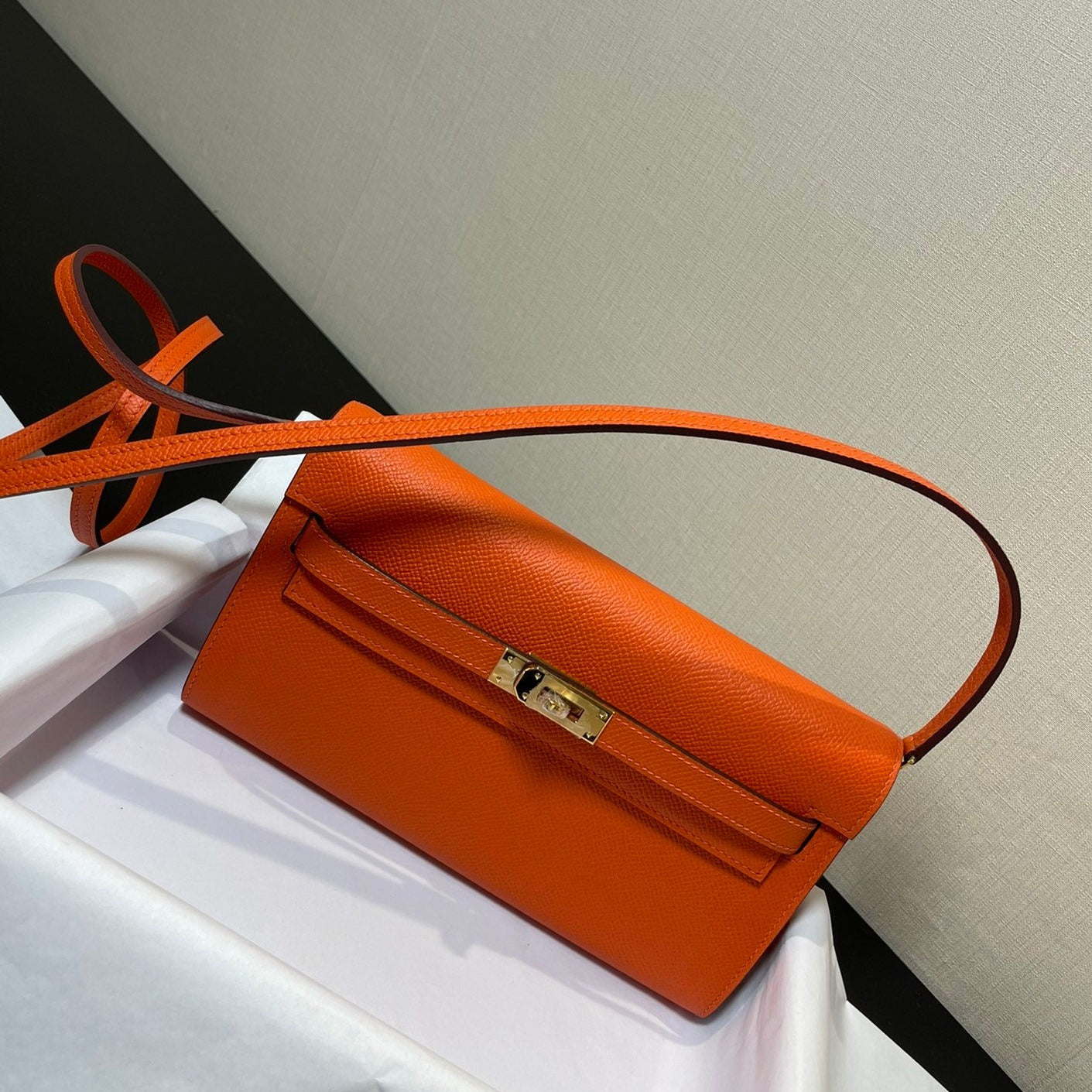 KELLY WOC 20.5 ORANGE EPSOM GOLD HARDWARE