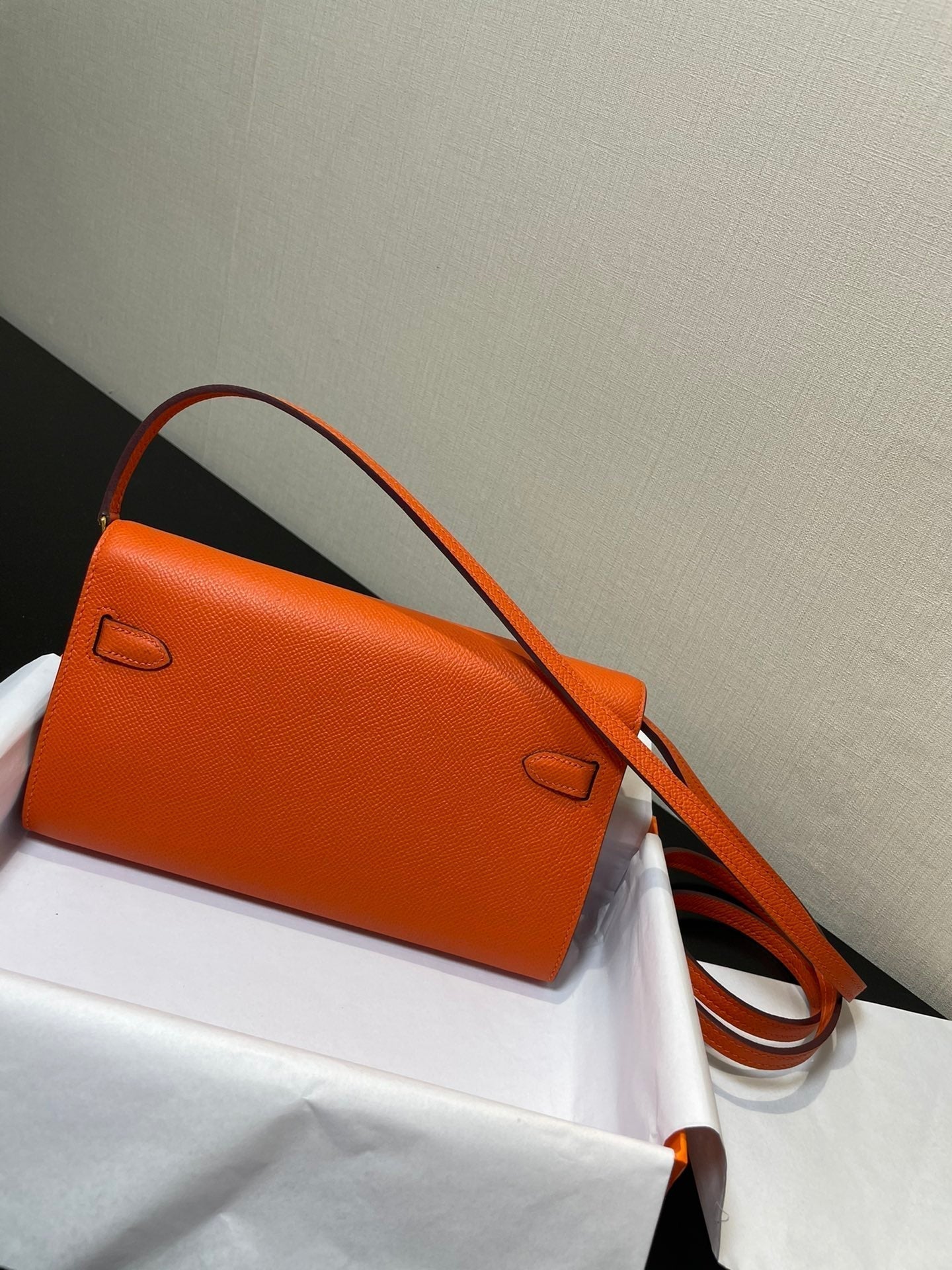 KELLY WOC 20.5 ORANGE EPSOM GOLD HARDWARE
