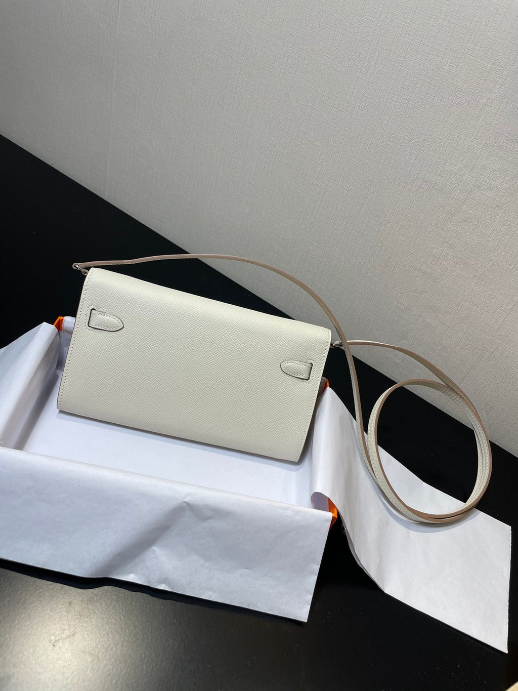 KELLY WOC 20,5 BLANC EPSOM ARGENT QUINCAILLERIE