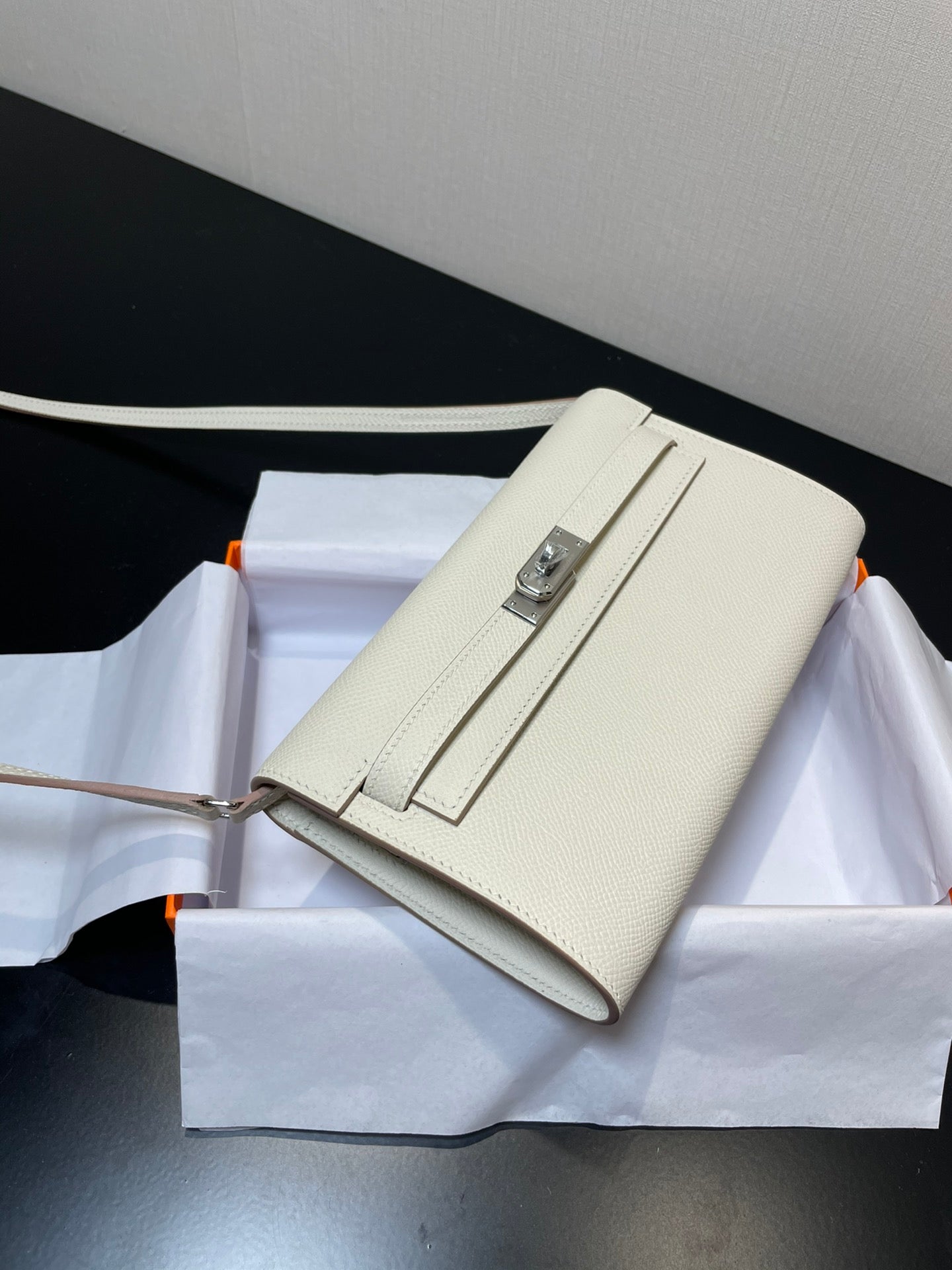 KELLY WOC 20,5 BLANC EPSOM ARGENT QUINCAILLERIE