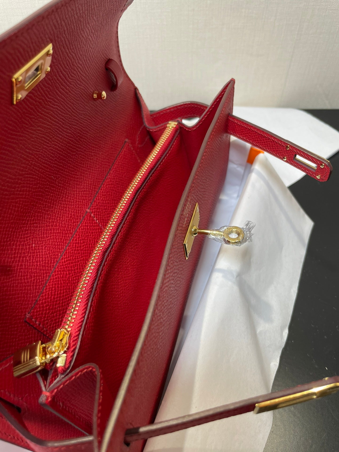 KELLY WOC 20.5 RED EPSOM GOLD HARDWARE