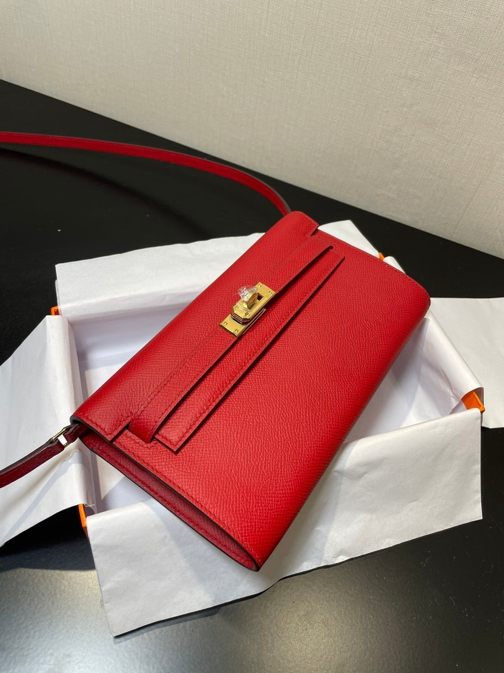 KELLY WOC 20.5 RED EPSOM GOLD HARDWARE