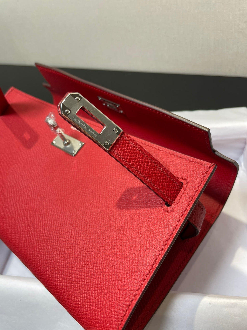 KELLY WOC 20.5 ROUGE EPSOM ARGENT QUINCAILLERIE