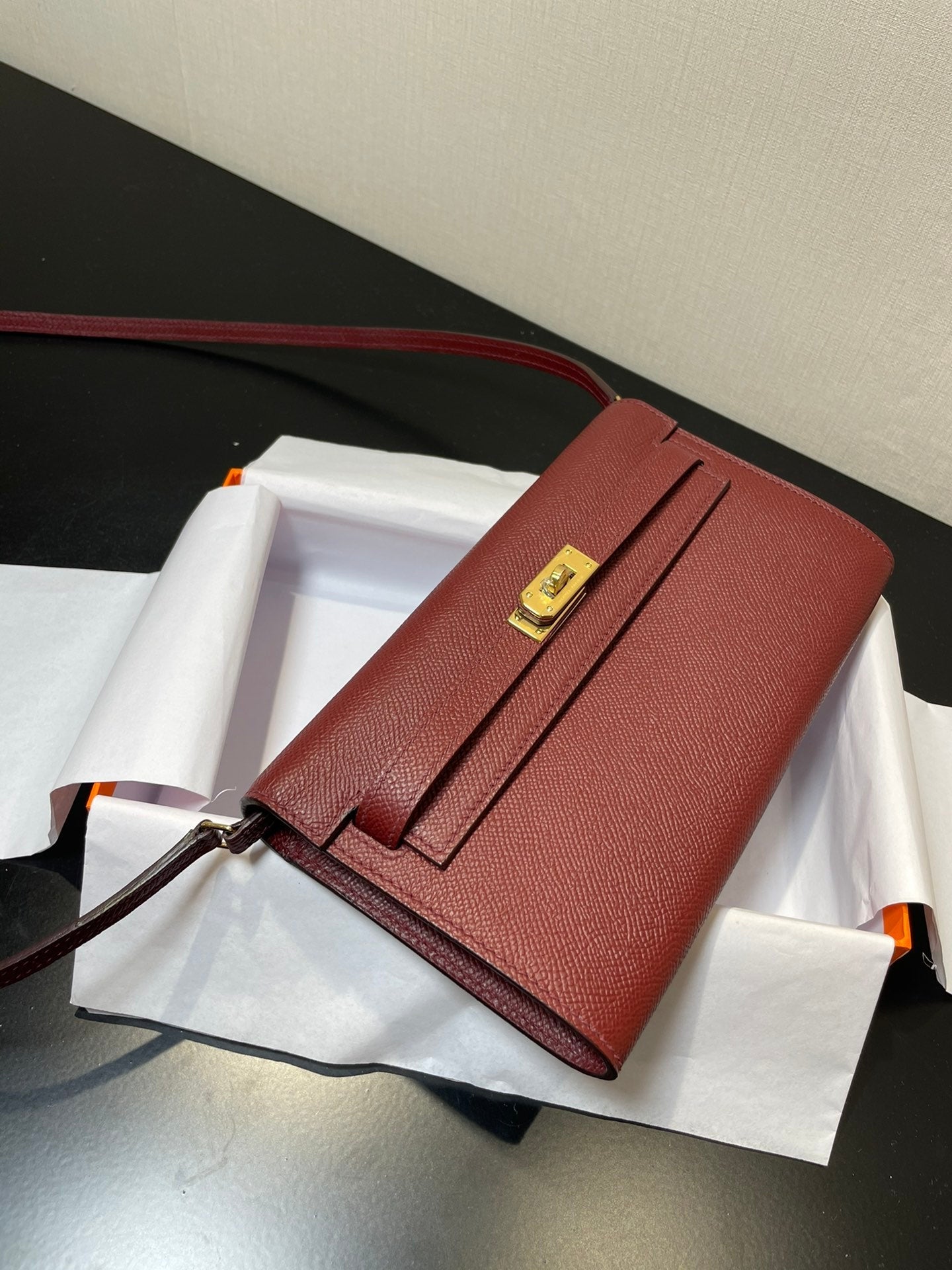 KELLY TO GO WALLET 20.5 ROUGH H EPSOM GOLD HARDWARE