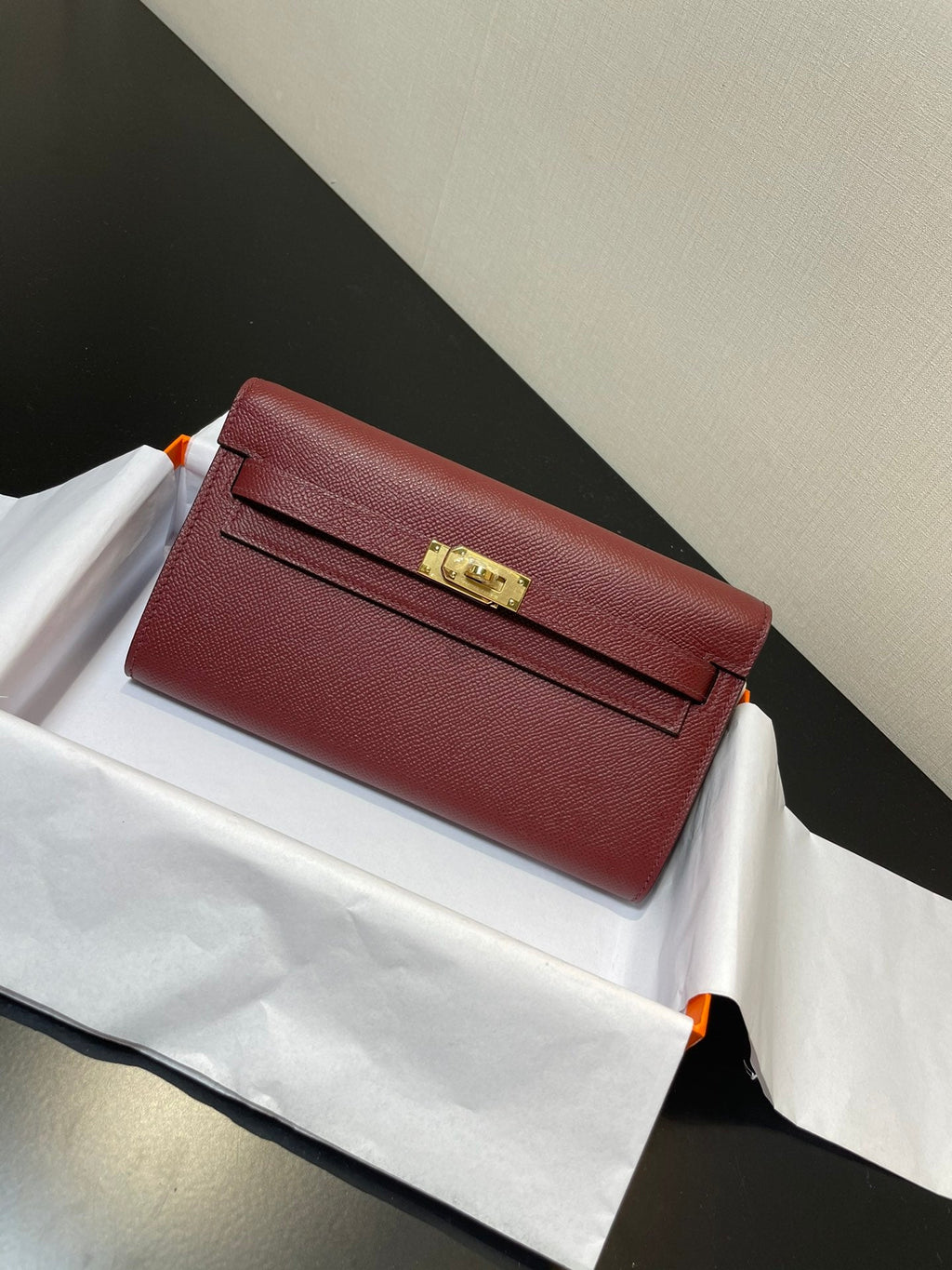 KELLY TO GO WALLET 20.5 ROUGH H EPSOM GOLD HARDWARE